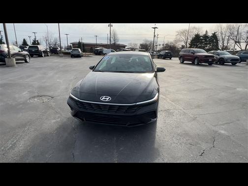 Black 2025 Hyundai ELANTRA HEV SEL