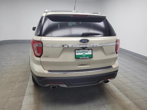 Tan 2018 Ford Explorer XLT