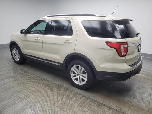 Tan 2018 Ford Explorer XLT