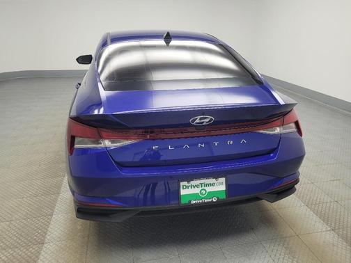 2023 Hyundai ELANTRA SE