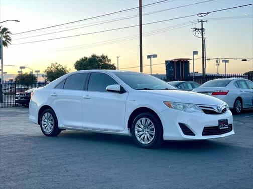 2014 Toyota Camry Hybrid LE