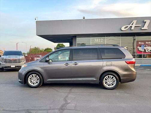2015 Toyota Sienna XLE