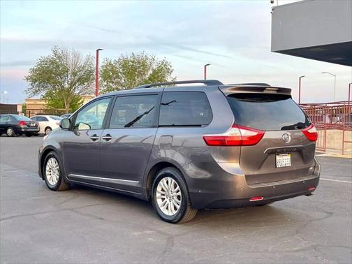 2015 Toyota Sienna XLE
