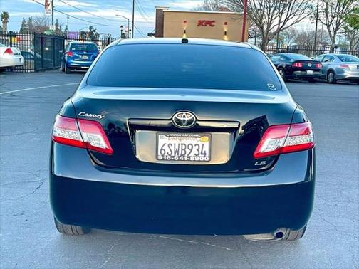 2011 Toyota Camry LE