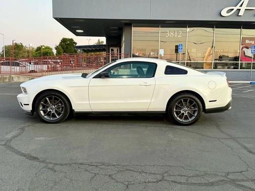 2011 Ford Mustang V6 Premium