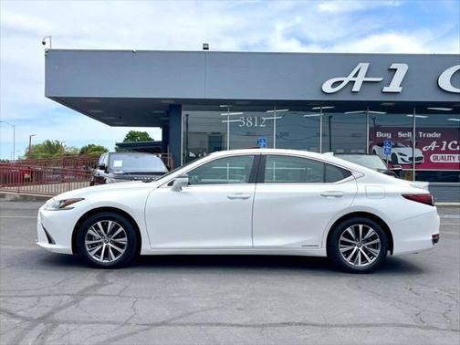 2020 Lexus ES 300h Ultra Luxury