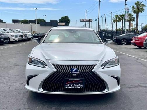2020 Lexus ES 300h Ultra Luxury