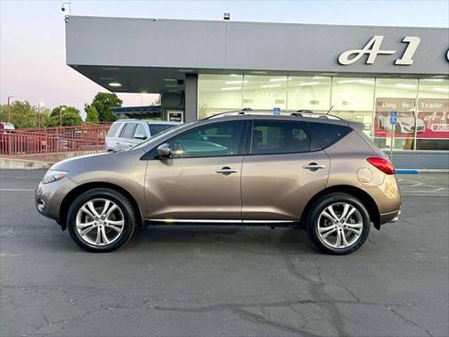 2010 Nissan Murano LE