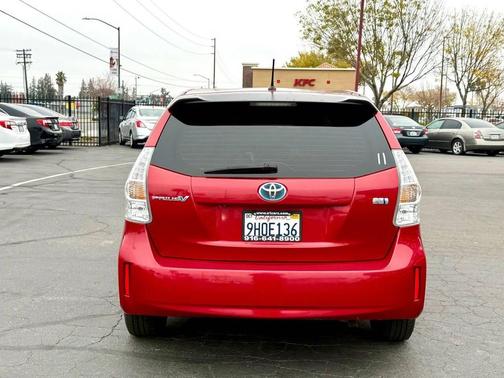 2012 Toyota Prius v Five