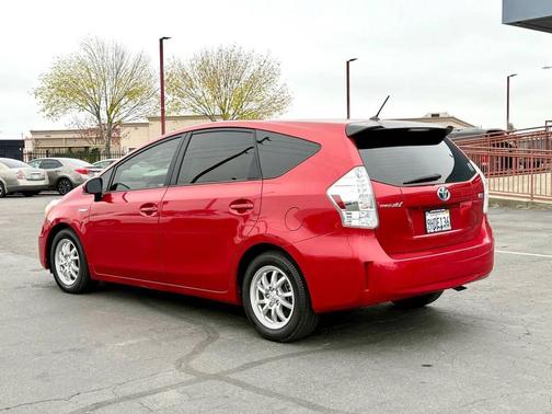 2012 Toyota Prius v Five
