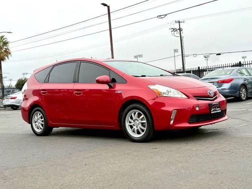 2012 Toyota Prius v Five