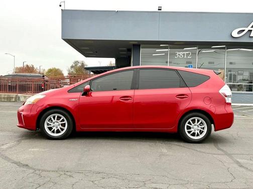 2012 Toyota Prius v Five