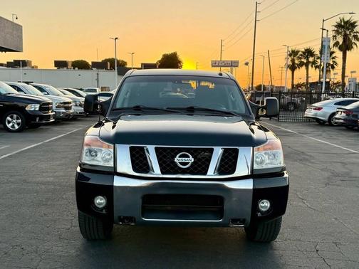 2012 Nissan Titan SV