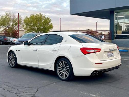 2018 Maserati Ghibli Base