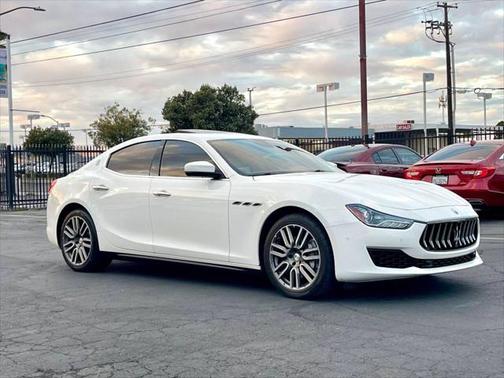 2018 Maserati Ghibli Base