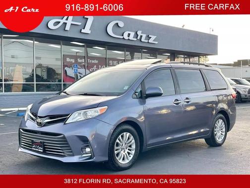 2017 Toyota Sienna XLE