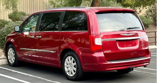 2014 Chrysler Town & Country Touring