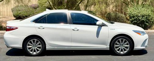 White 2017 Toyota Camry Hybrid XLE