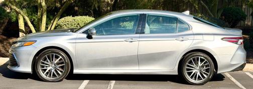 2023 Toyota Camry Hybrid XLE