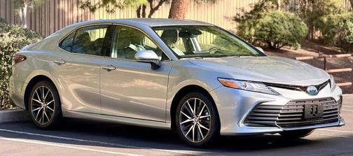 2023 Toyota Camry Hybrid XLE