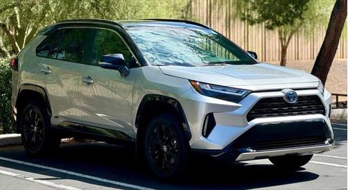 2023 Toyota RAV4 Hybrid SE