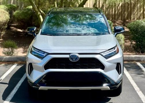 2023 Toyota RAV4 Hybrid SE