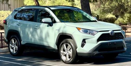 2021 Toyota RAV4 Hybrid XLE Premium