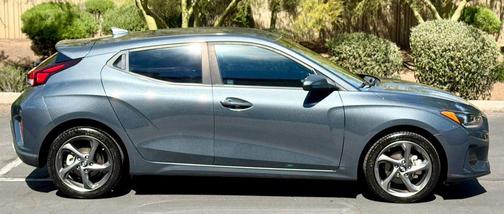 2021 Hyundai Veloster 2