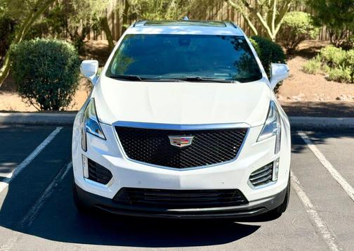 Crystal White Tricoat 2021 Cadillac XT5 Sport