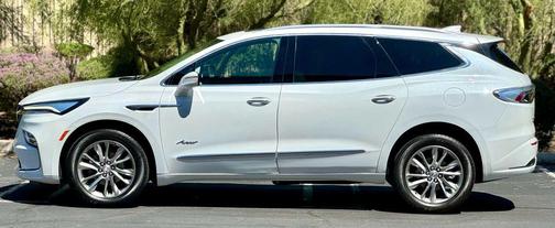 2023 Buick Enclave Avenir AWD