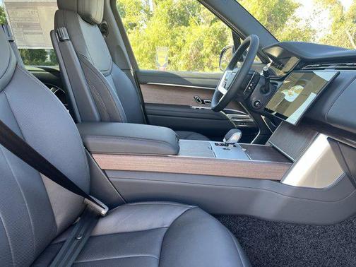 2025 Land Rover Range Rover P530 SE