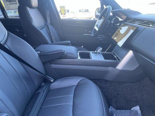 2025 Land Rover Range Rover P530 SE