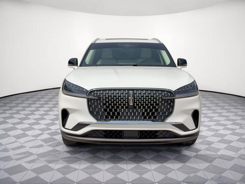 Pristine White Metallic Tri-Coat 2025 Lincoln Aviator Premiere