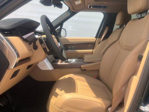 2025 Land Rover Range Rover P400 SE