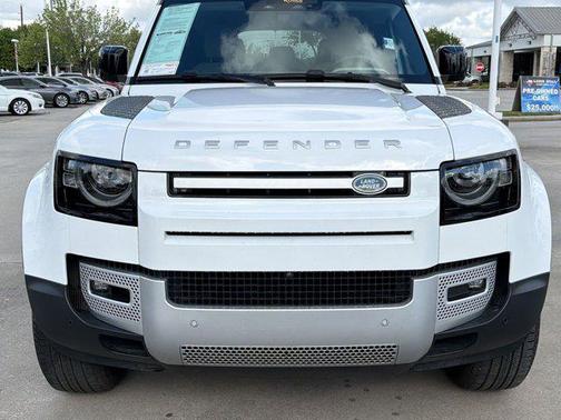 Fuji White 2024 Land Rover Defender 110 P300