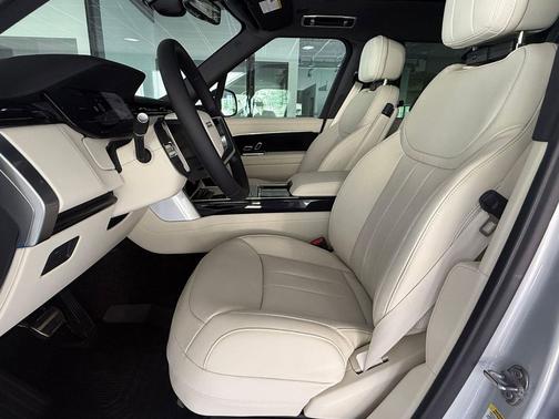 Ethereal Frost Silver SV Bespoke Ultra Met Gloss 2026 Land Rover Range Rover P400 SE 7 Seat