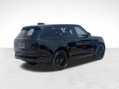 2025 Land Rover Range Rover P400 SE