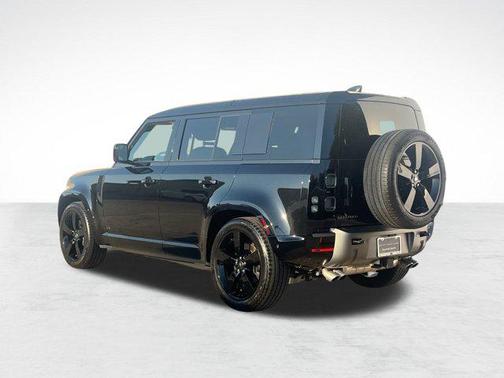 2025 Land Rover Defender 110 V8