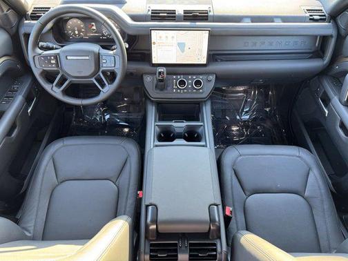 2025 Land Rover Defender 110 P300