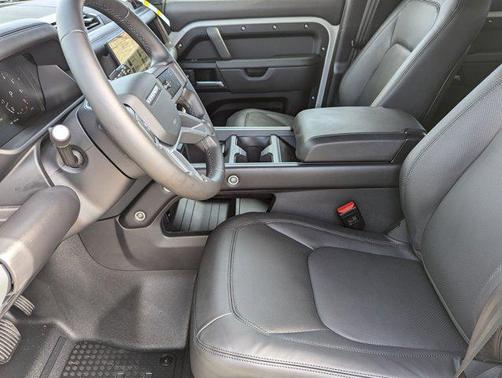 2026 Land Rover Defender P400 X-Dynamic SE