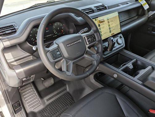 2026 Land Rover Defender P400 X-Dynamic SE