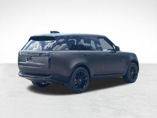 2025 Land Rover Range Rover P400 SE
