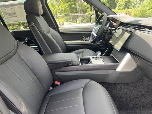 2025 Land Rover Range Rover P400 SE
