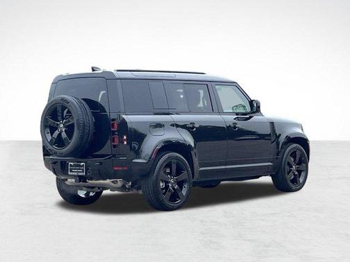 2025 Land Rover Defender 110 P400 X-Dynamic SE