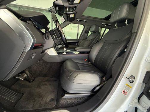 2025 Land Rover Range Rover P530 SE