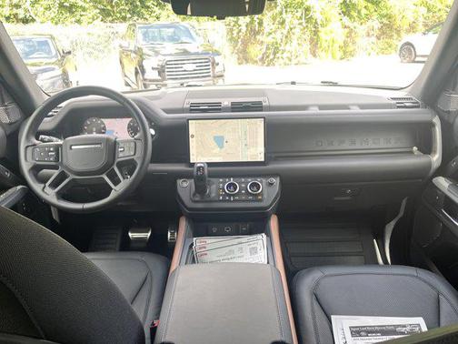 2024 Land Rover Defender 110 P400 X