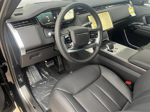 2025 Land Rover Range Rover P400 SE 7 Seat
