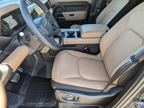 2026 Land Rover Defender V8