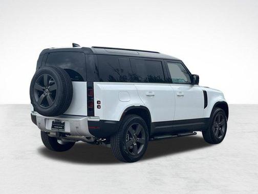 2025 Land Rover Defender 110 P400 S