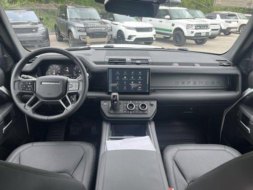 2025 Land Rover Defender 110 P400 S